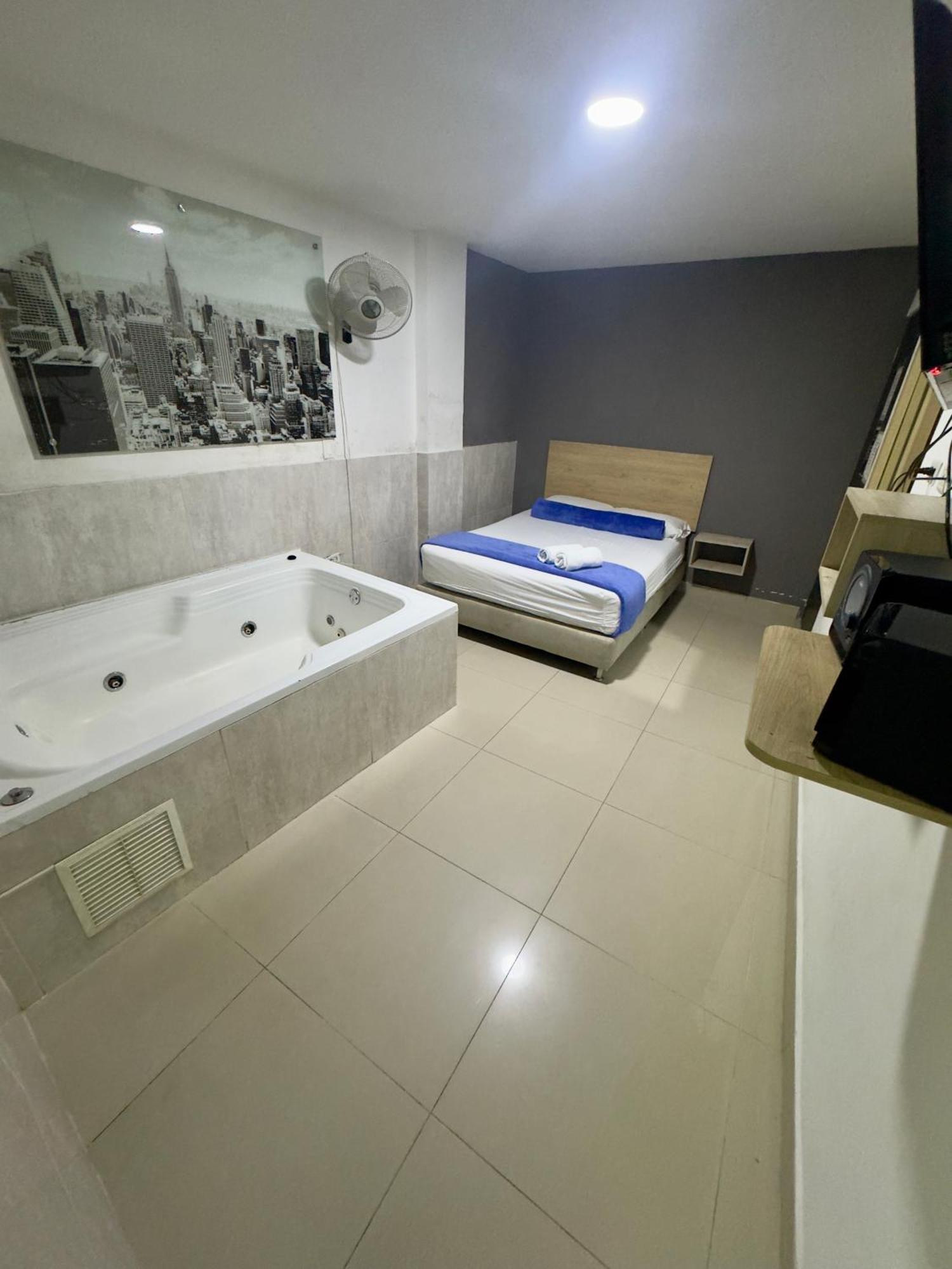 Hotel Select Medellin Exterior photo
